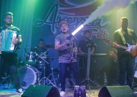 Forró do Netão agita véspera de feriado em Manaus