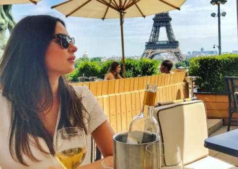  De férias na França, Thaila Ayala é detonada após comentários polêmicos