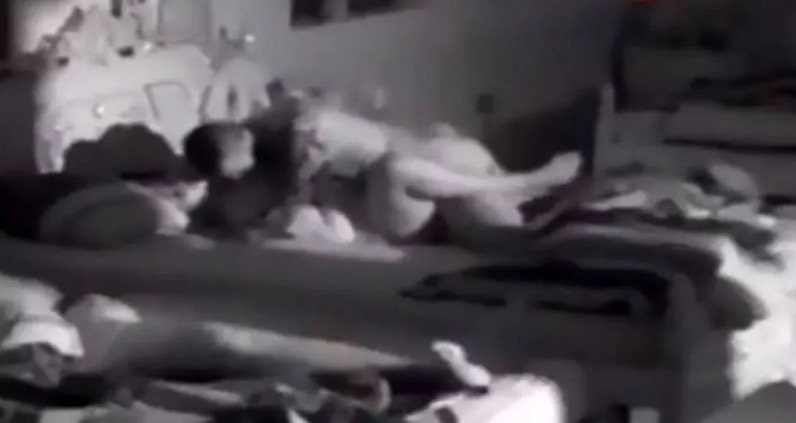 Sem edredom, participantes do reality fazem sexo por 1 hora