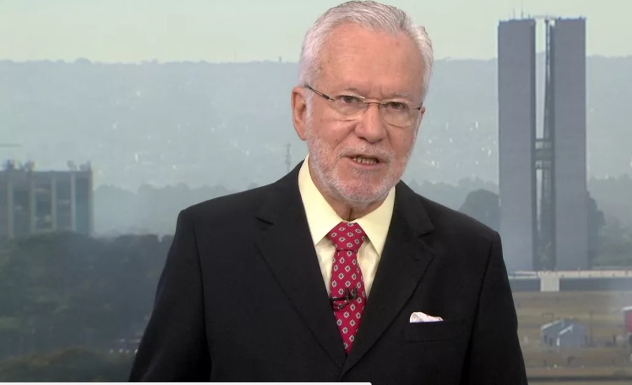 Após ataque a jornalista, Alexandre Garcia é hostilizado em aeroporto de Brasília: 'Golpista'