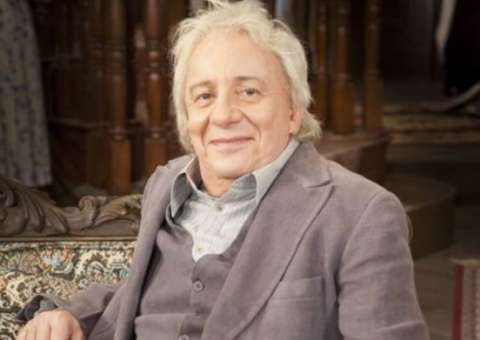   Marco Nanini sobre fissura na vértebra e é internado às pressas