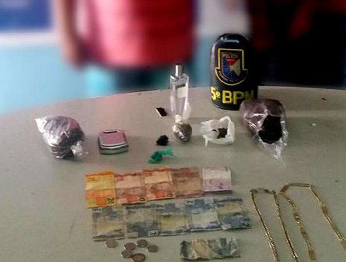 Homem é preso suspeito de vender drogas em flutuante no Amazonas