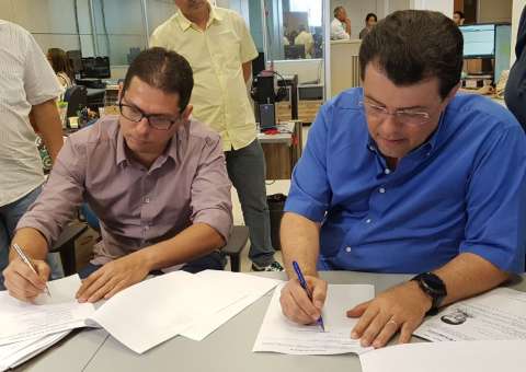 Eduardo Braga apresenta registro de candidatura e plano de governo no TRE-AM