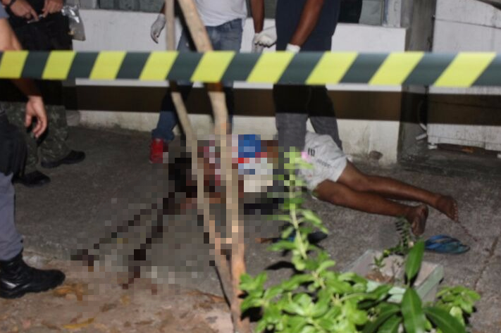 Trio executa jovem com tiro na testa no Prosamim do Mestre Chico