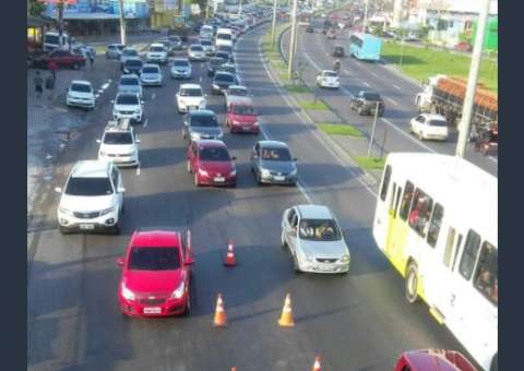Após afundamento de pista, Faixa Azul é liberada na Av. Torquato Tapajós em Manaus  