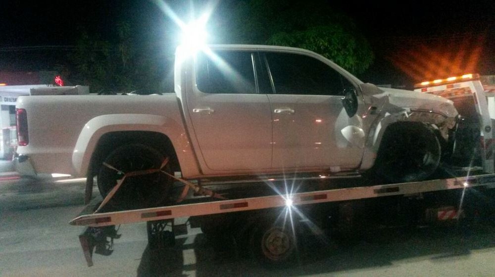 Após arrastões em estrada, trio troca tiros com a polícia durante fuga em Manaus