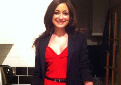 Mulher vai ao médico reclamando de inchaço e chora ao ver os exames 