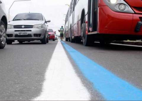 Av. Torquato Tapajós tem trânsito normalizado após rompimento de asfalto em Manaus 