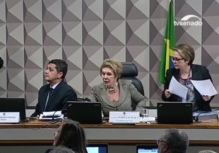 Comissão do Senado rejeita relatório da reforma trabalhista