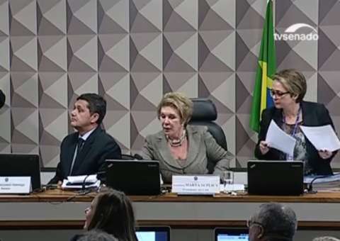 Comissão do Senado rejeita relatório da reforma trabalhista