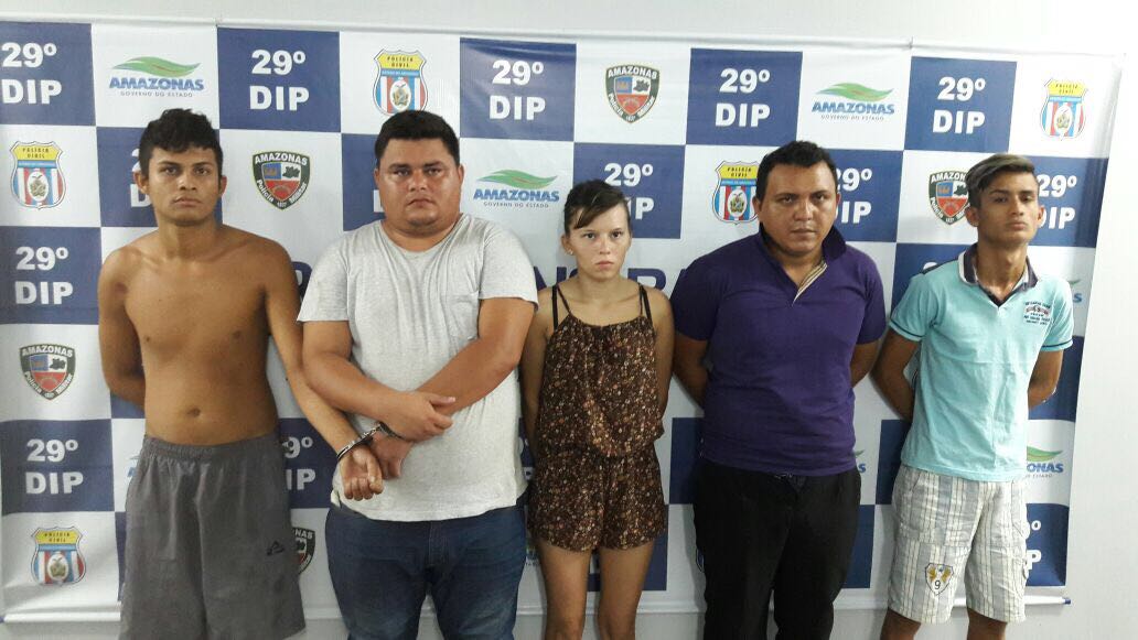 Instrutores de fanfarra são presos suspeitos de furtar tablets e trocar por sexo com alunas em Manaus