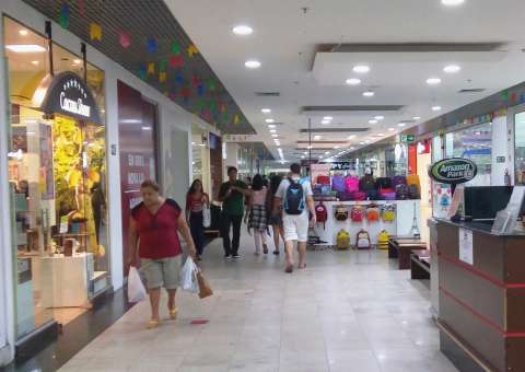 Plaza Shopping realiza bazar de arraial com descontos de até 70% em Manaus