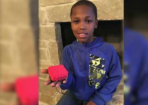 Menino de dez anos cria dispositivo para prevenir mortes de bebês