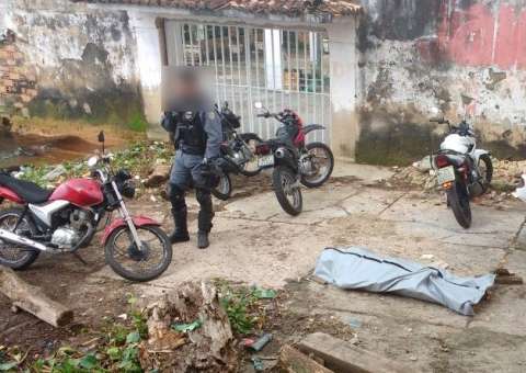 Corpo de homem é encontrado por populares em orla de Manaus