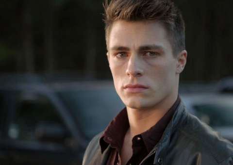 Ator de Arrow é confirmado na 7º temporada de American Horror Story 