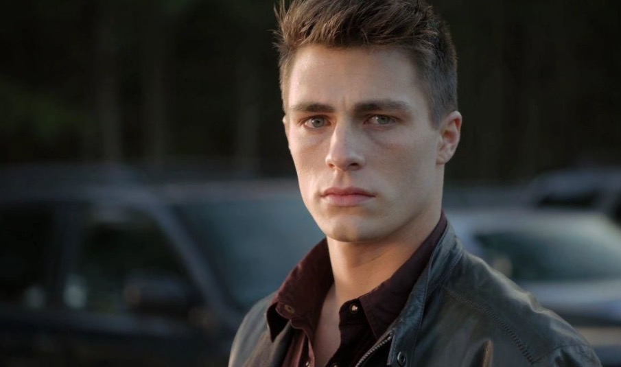 Ator de Arrow é confirmado na 7º temporada de American Horror Story 