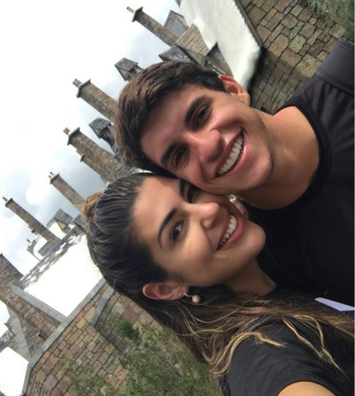 Veja fotos da viagem de ex-BBBs Vivian e Manoel em Orlando