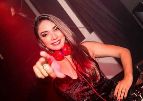Balada e Sertanejo com DJ Layla Abreu e Melany Marinho fervem O Butiquim neste sábado
