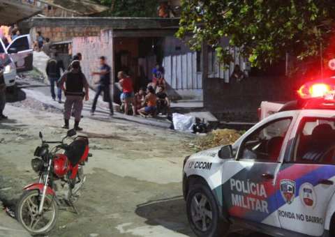 Motoqueiro é executado com 6 tiros por homem misterioso em Manaus