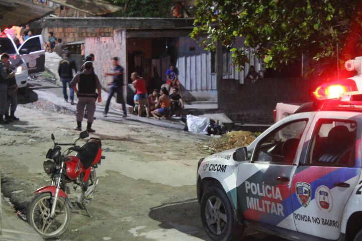 Motoqueiro é executado com 6 tiros por homem misterioso em Manaus