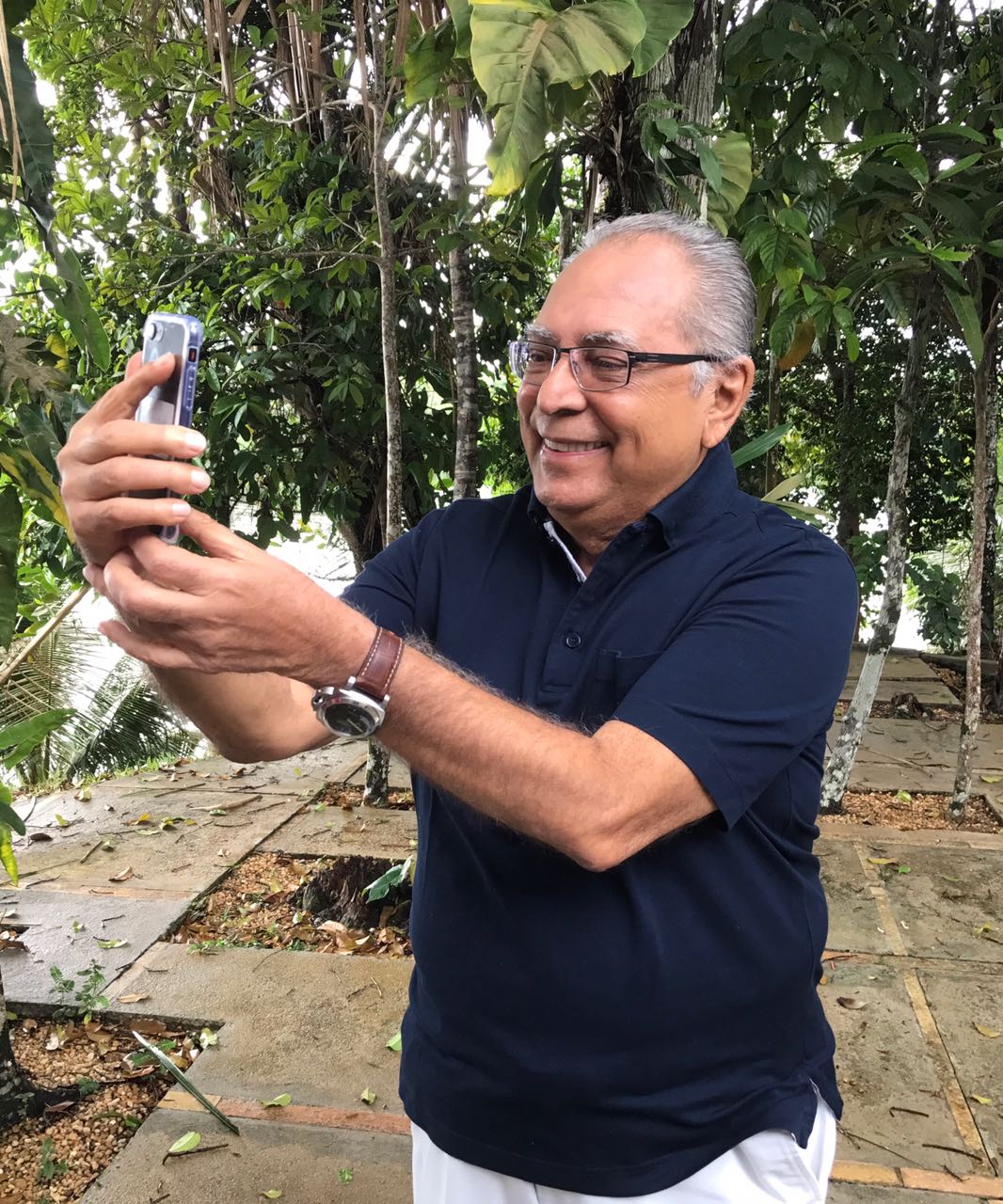 Amazonino Mendes lança redes sociais para se aproximar do eleitor e estreitar diálogo