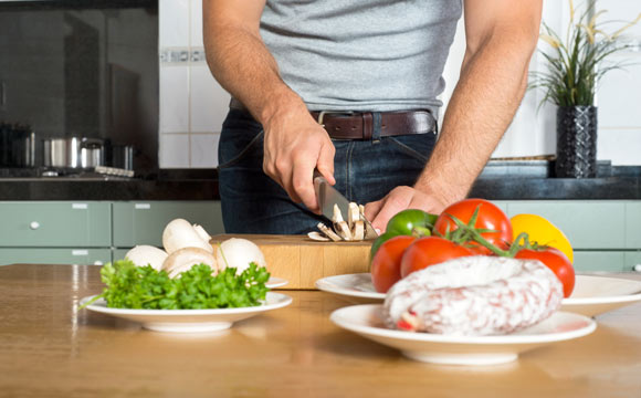 10 vantagens de ter um namorado que sabe cozinhar