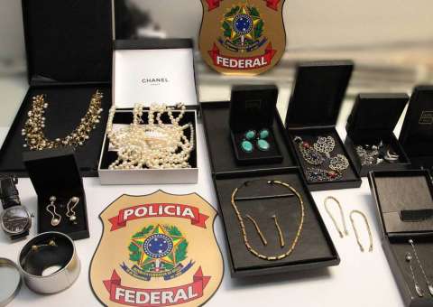 PF busca 149 joias 'sumidas' na casa de ex-governanta e irmã de Adriana Ancelmo