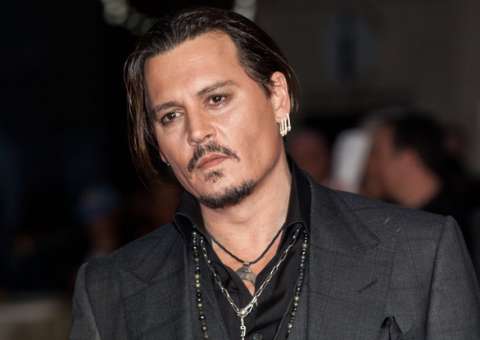 Johnny Depp faz piada sobre assassinar Donald Trump e divide opiniões 