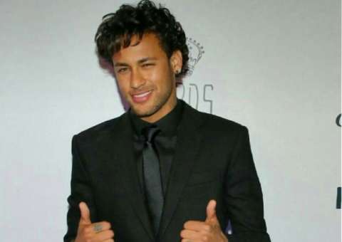 Neymar surge com visual exótico e vira piada na web. Veja memes