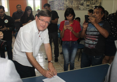  José Ricardo assina Pacto de Combate ao Caixa 2 durante campanha