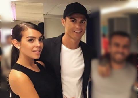 Grávida de 4 meses, namorada de Cristiano Ronaldo revela sexo do bebê