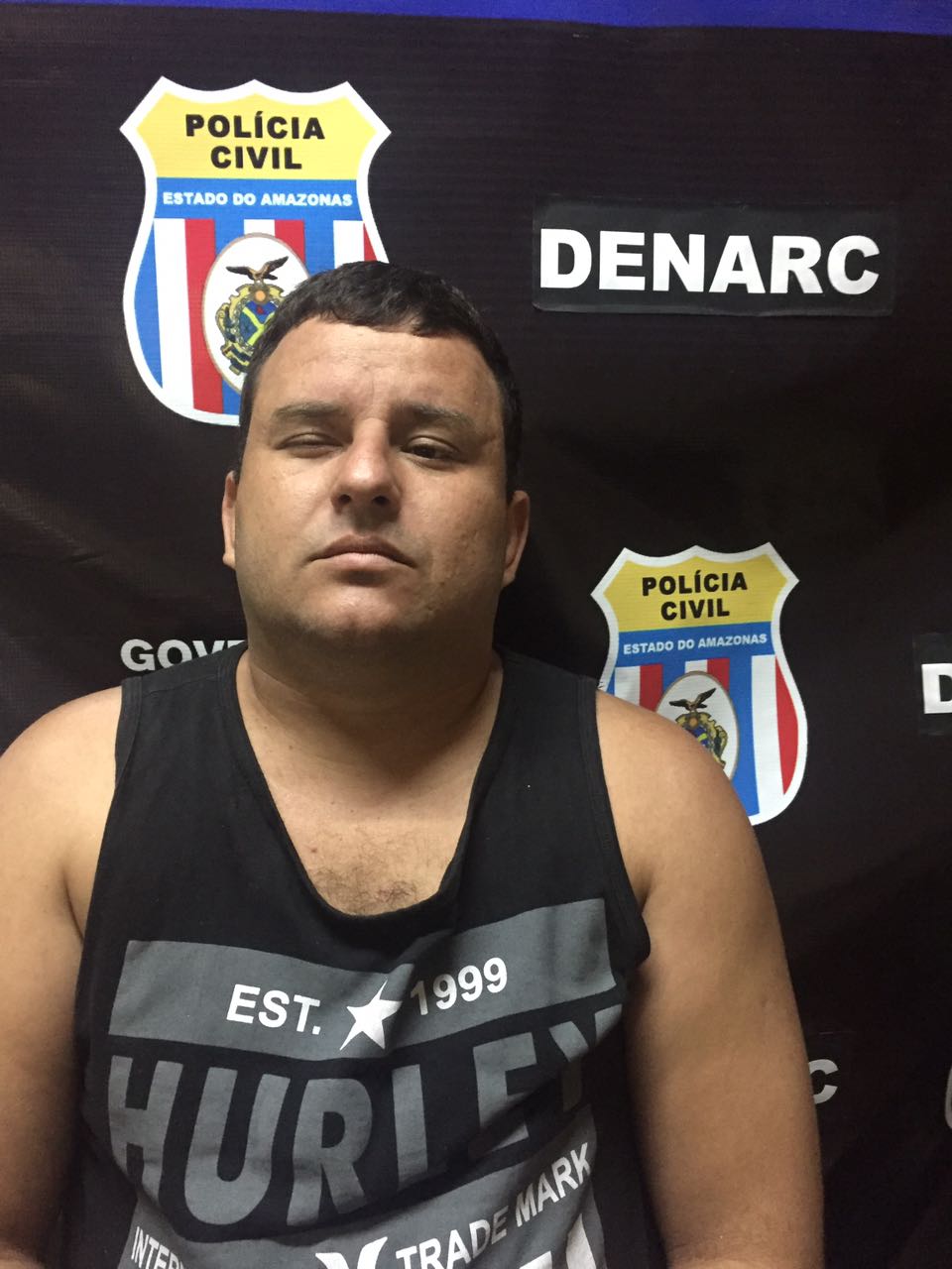 Em Manaus, gerente de loja é preso com 30 kg de drogas em estacionamento de supermercado
