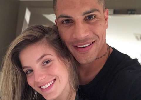 Paolo Guerrero aparece em selfie ao lado de nova namorada brasileira