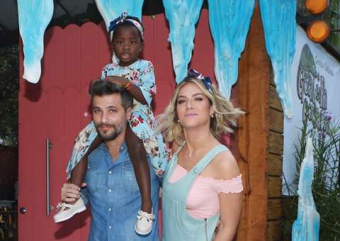  Bruno Gagliasso e Giovanna Ewbank fazem festão de aniversário para filha Titi