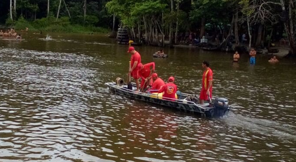 Encontrado corpo de homem que desapareceu após dar 'mergulho' em balneário no AM