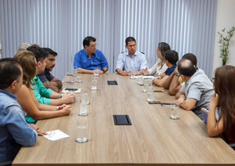 Eduardo Braga debate medidas emergenciais para área da saúde no AM
