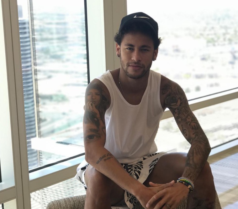 Neymar prepara festão com várias mulheres em mansão após término com Marquezine