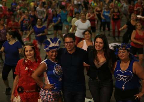 Marcelo Ramos visita “aulão de zumba” e diz que projeto será ampliado no governo de Braga