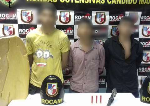 Armado, trio é detido enquanto assaltava micro-ônibus em Manaus