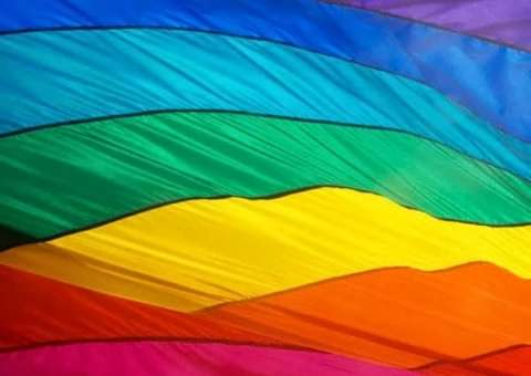 Espetáculo ‘Não Aceitamos Cores Abomináveis’ será encenado no Café Teatro