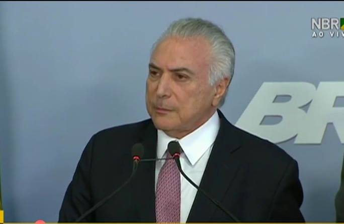 Temer se defende em pronunciamento e afirma que 'denúncia é ficção'