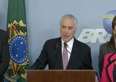 Brasileiros se revoltam com pronunciamento de Temer e presidente é atacado na web