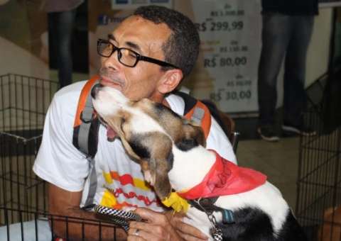 'Ajudar é Animal' abre temporada de doações em shopping de Manaus