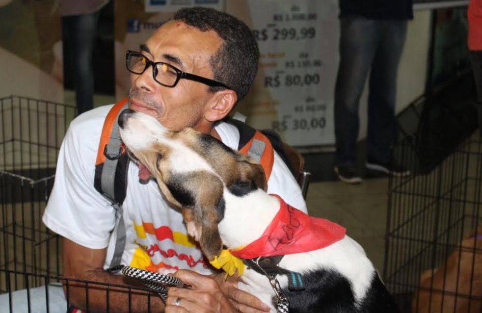 'Ajudar é Animal' abre temporada de doações em shopping de Manaus