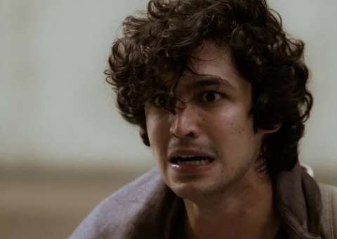 Atores e figurantes de 'Os Dias Eram Assim' se desesperam com tiroteio durante gravações 