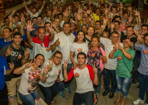 Com promessa de melhor remuneração, Liliane Araújo se reúne com policiais em Manaus