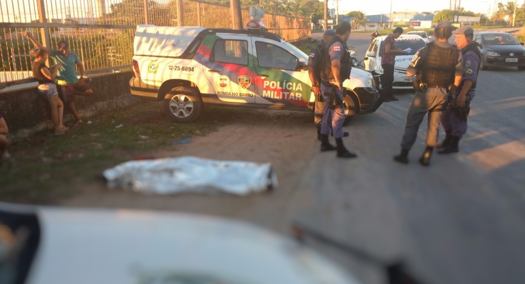 Acompanhado de namorada, homem é executado com tiros na cabeça em Manaus