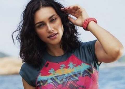 Débora Nascimento cai em prantos ao revelar detalhes de dieta radical para perder 15 kg 