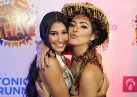 Ex-BBB Vivian Amorim e mais famosos marcam presença em festa de Thaynara OG