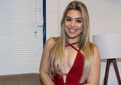 Naiara Azevedo é a grande atração da Festa dos Visitantes em Parintins